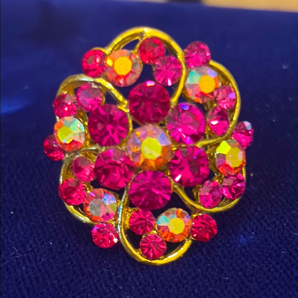 Size 7 Vintage  borealis and pink crystal ring gold tone